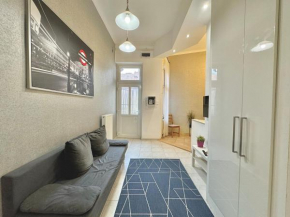 Trendy spacious, parking, downtown, ruin pubs! Budapest